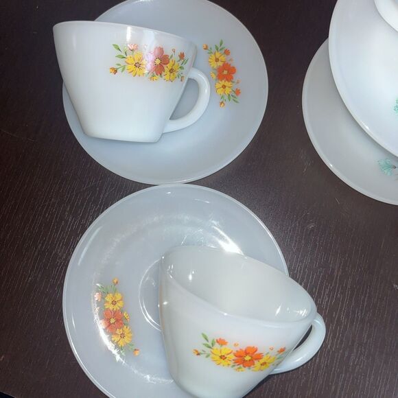 11pc ANCHOR HOCKING FIRE KING  CUPS & SAUCERS Boutonnière Tea Rose Bonnie Blue - Picture 6 of 9